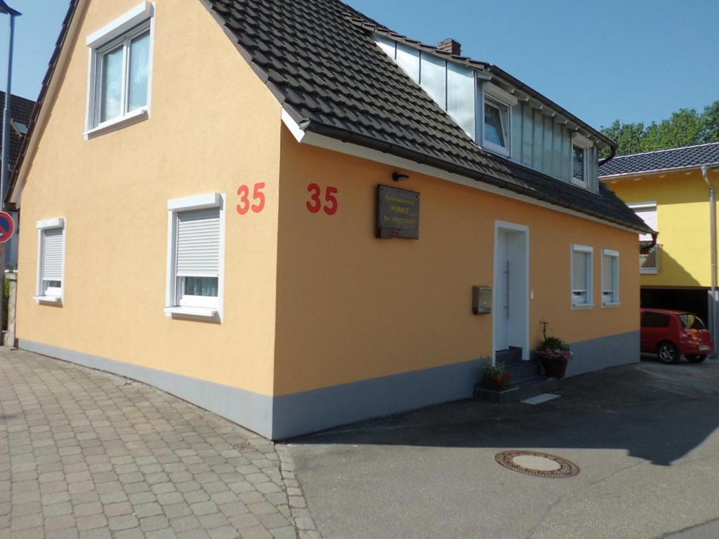 Ferienwohnung Punkt, 5 Gehminuten Vom Europa-Park Rust Bilik gambar